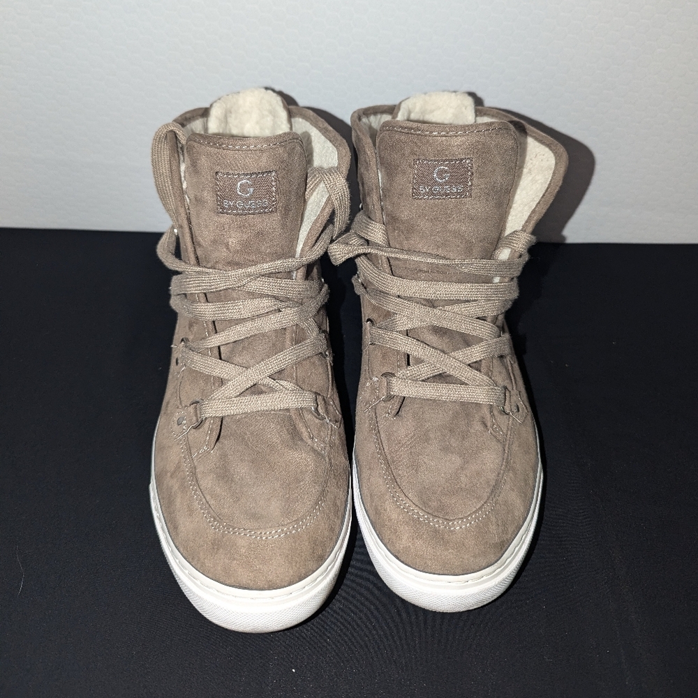 💰💰Guess high top suede sneakers sz 11